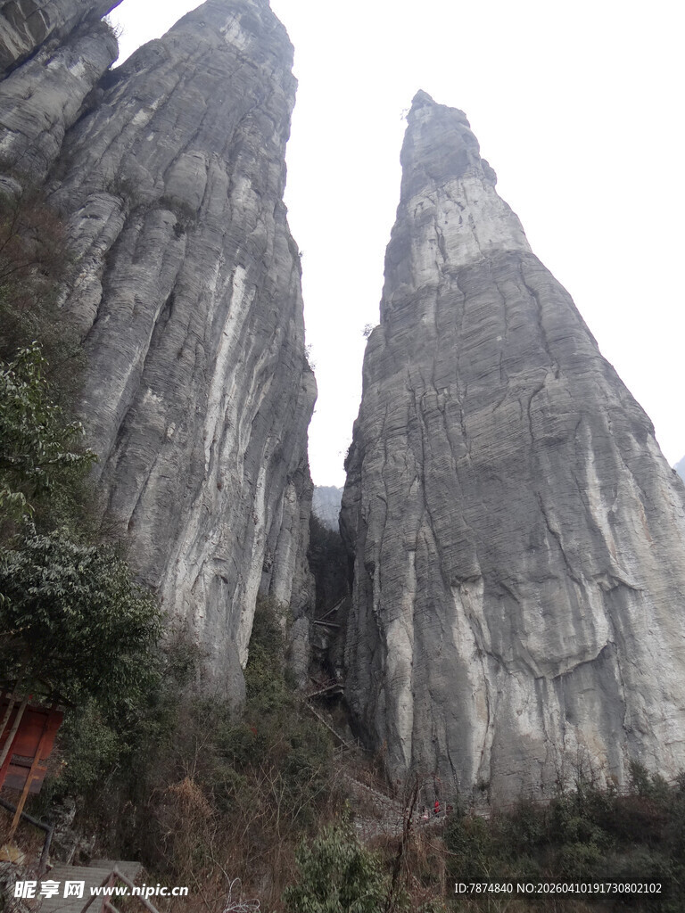 恩施险峻奇峰景观
