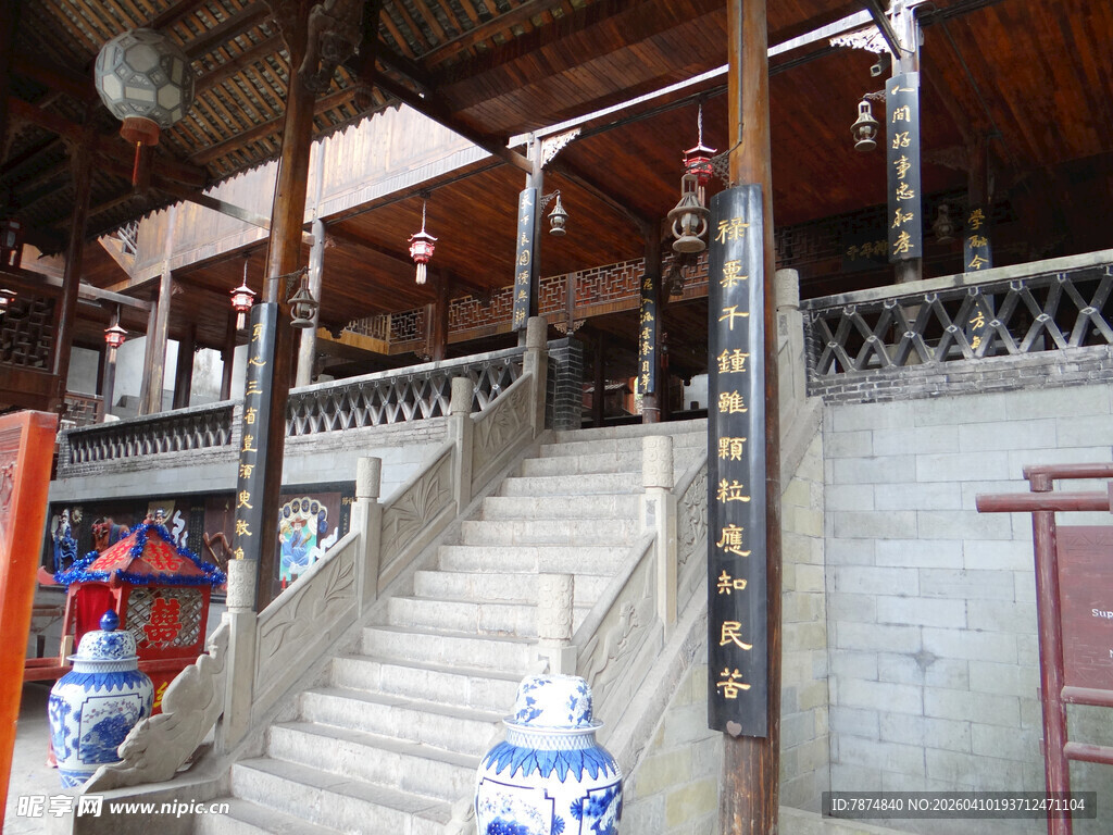 恩施中式古建楼梯与瓷艺装饰