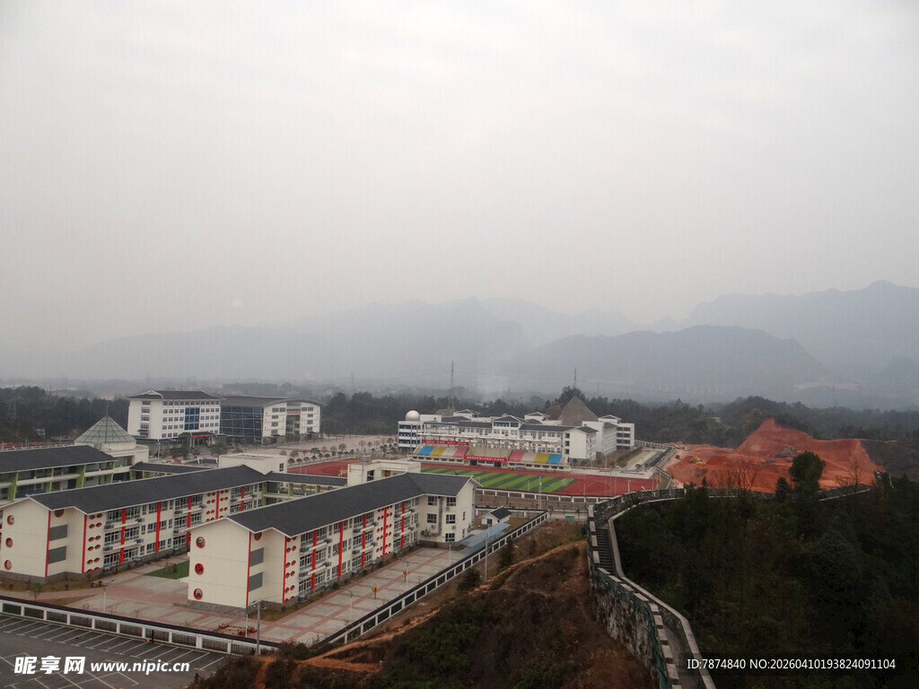恩施俯瞰校园建筑群