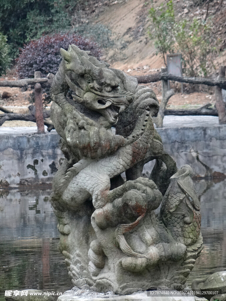 恩施古老石雕神兽喷泉景观