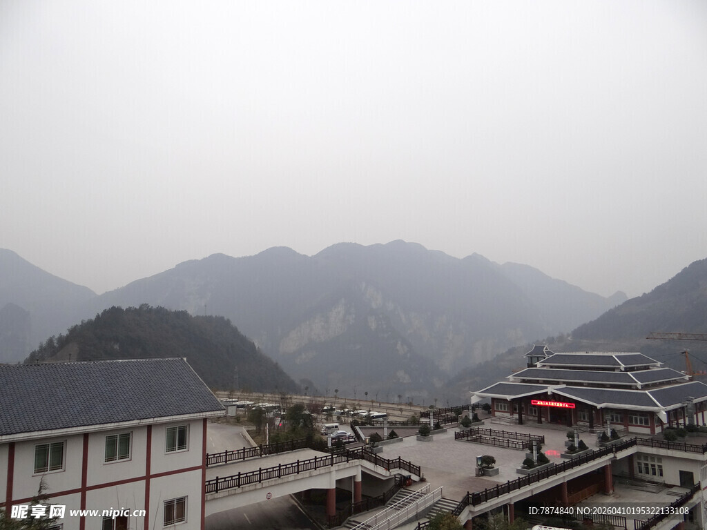 恩施山间城镇景致