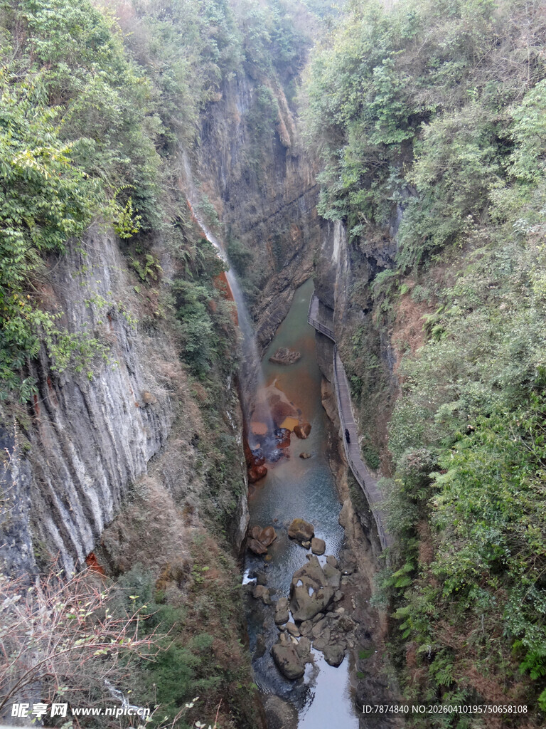 恩施峡谷溪流自然美景