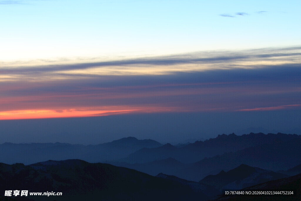 山间绚丽晚霞美景