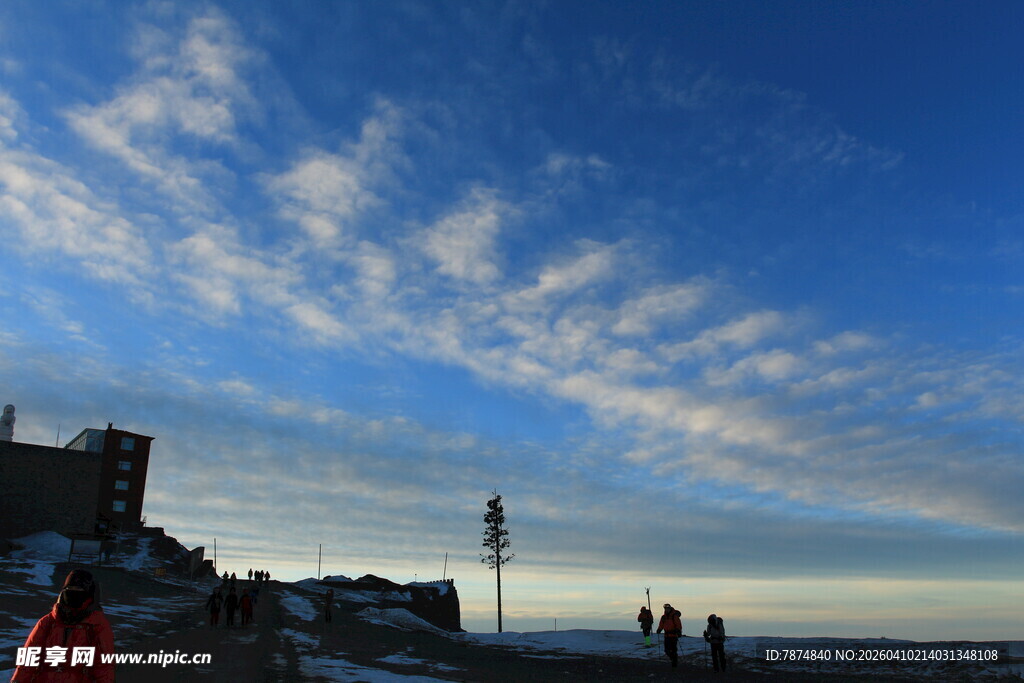 海边漫步 邂逅美丽天空