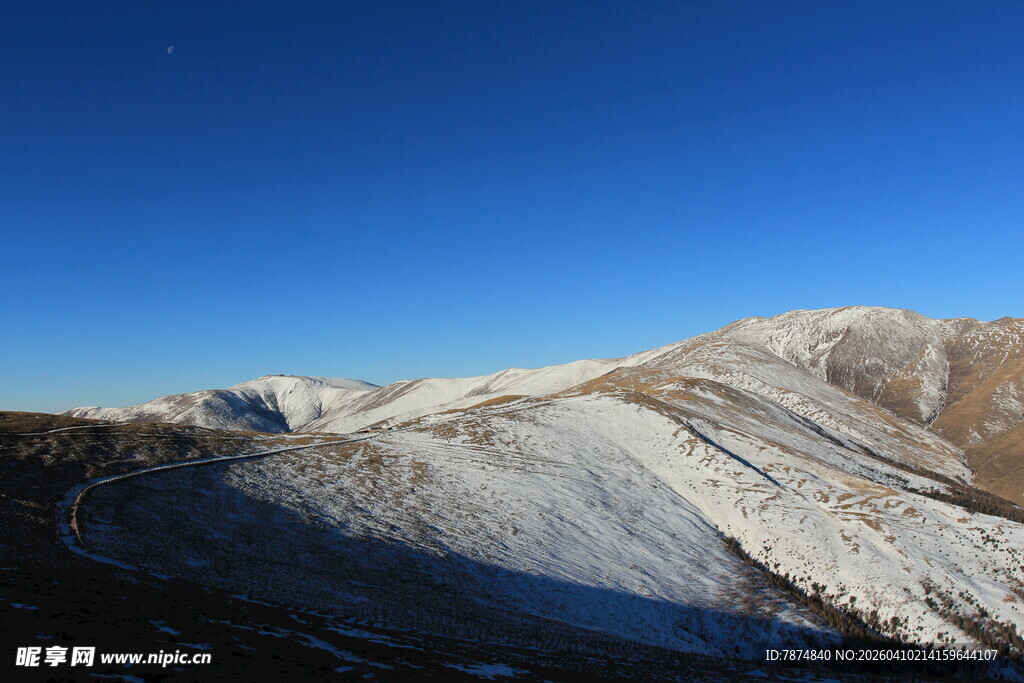 雪山壮丽风光