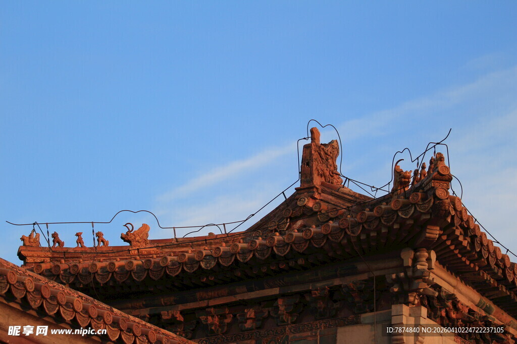 中式古建筑屋顶一角