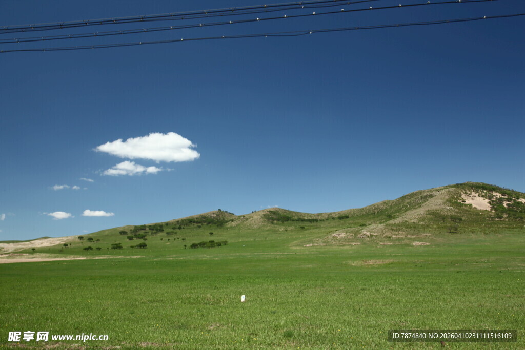 草原蓝天美景