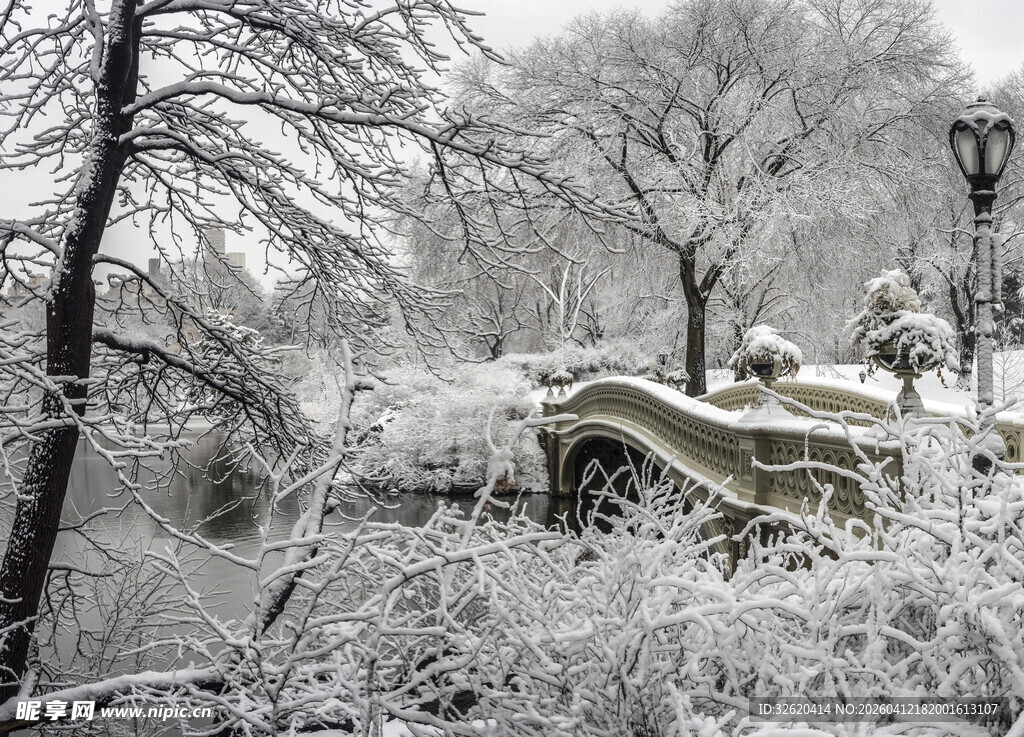 雪覆公园桥