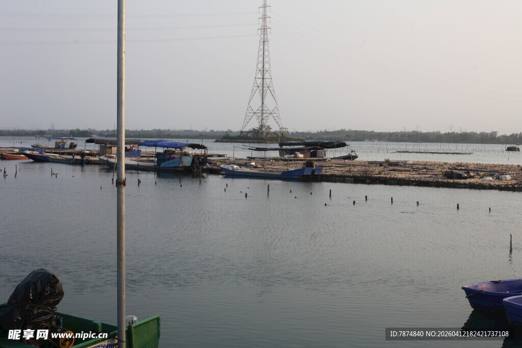 湛江海港码头船只景象