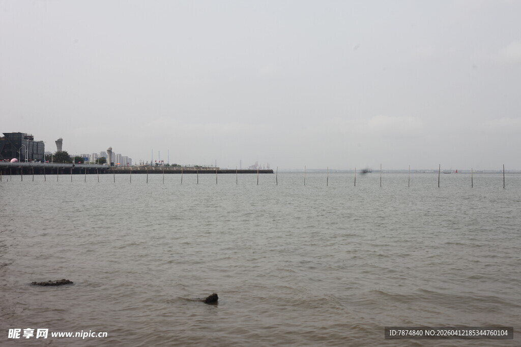 湛江海边朦胧景色