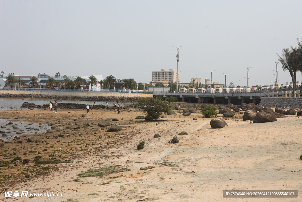 湛江沙漠边缘的建筑景观
