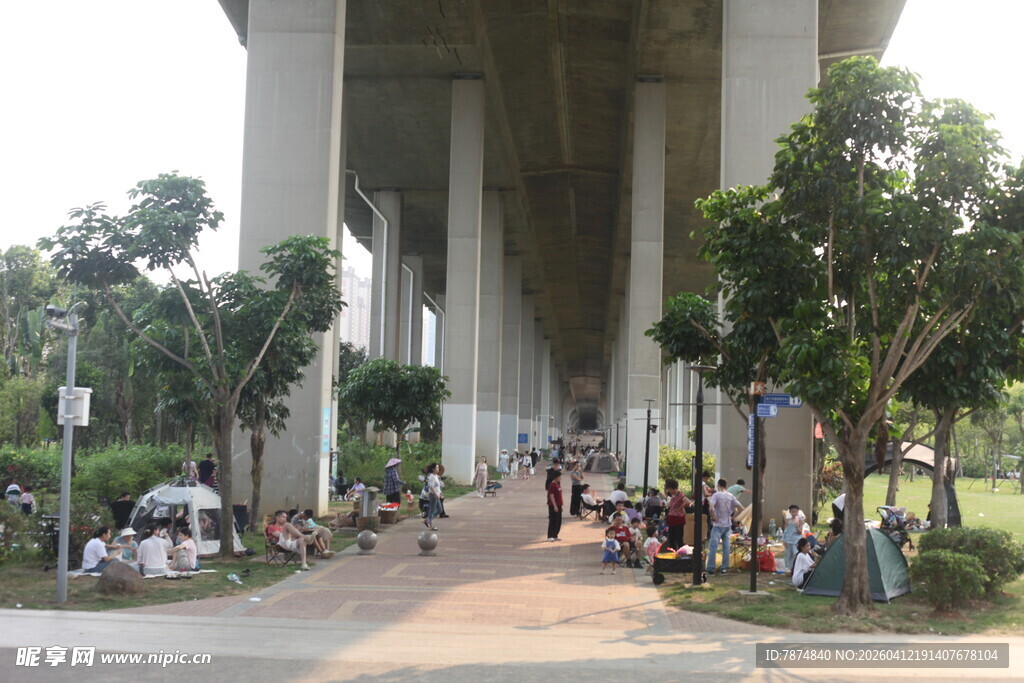 湛江桥下休闲小天地