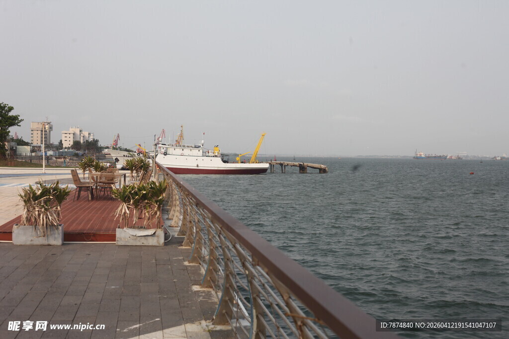 湛江海滨码头景色
