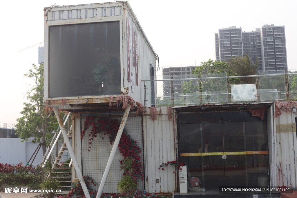 湛江创意集装箱建筑外观展示