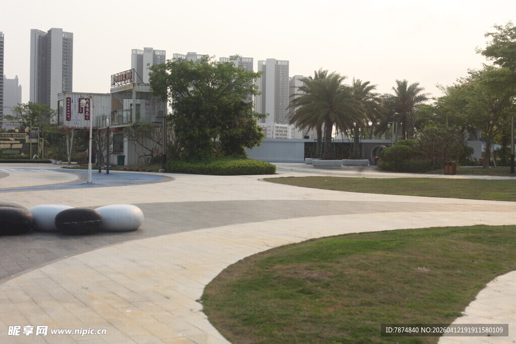 湛江现代城市景观公园一角