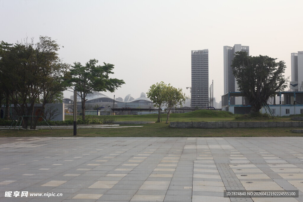 湛江城市广场开阔景致