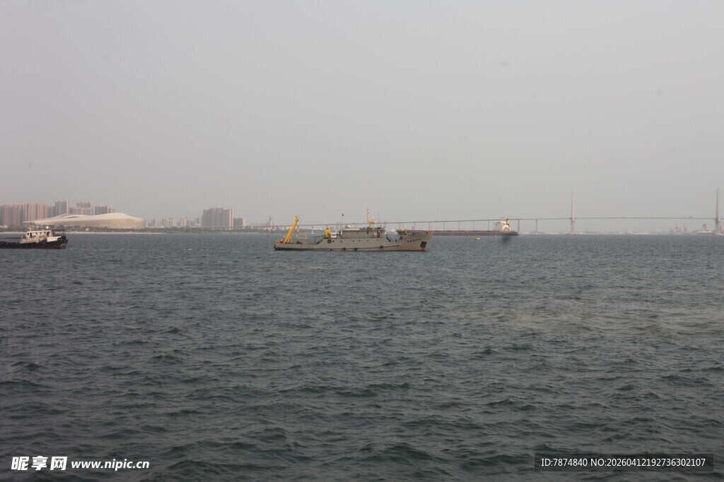湛江海上船只景象