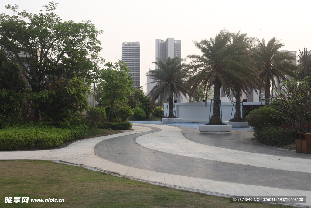 城市中的静谧园林景观