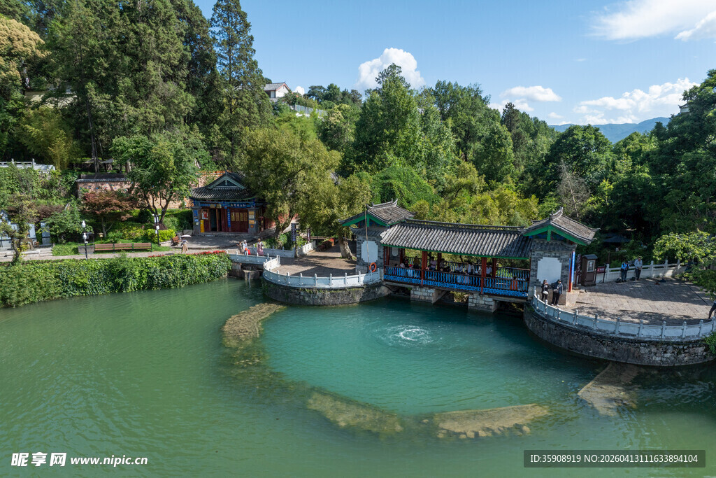  亚洲中国云南丽江黑龙潭风光