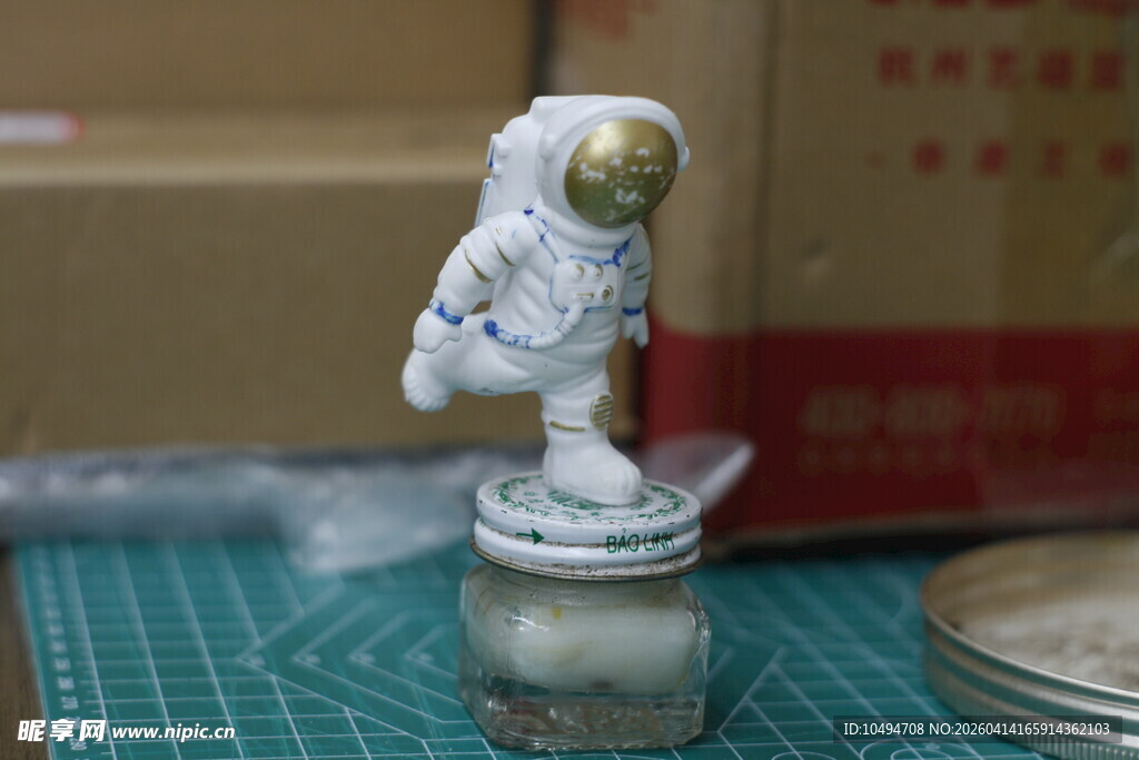 宇航员模型摆件