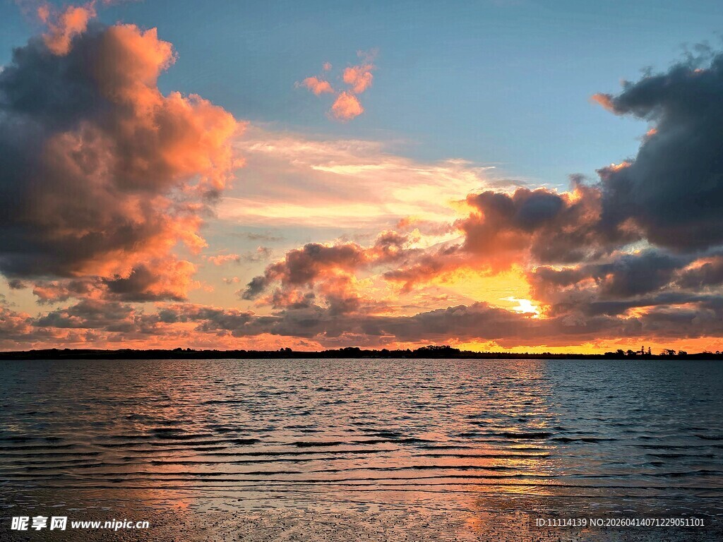 海上壮丽日落美景