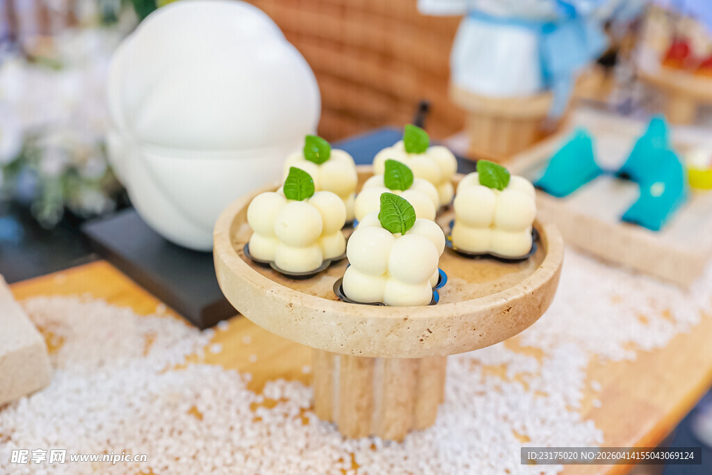 白色甜品高清图片