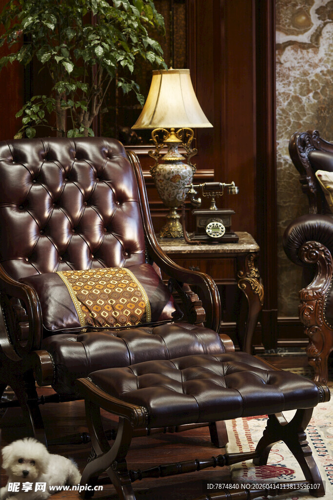 复古奢华客厅沙发摆件场景