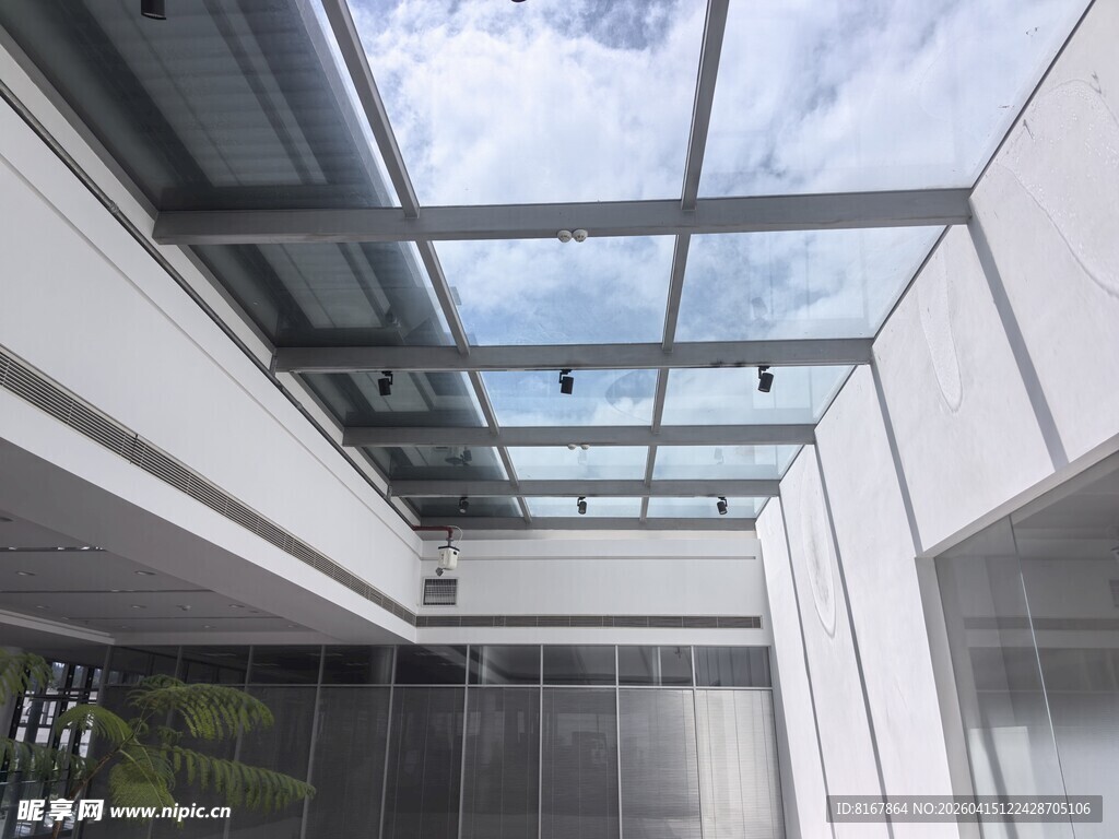现代建筑玻璃天窗设计