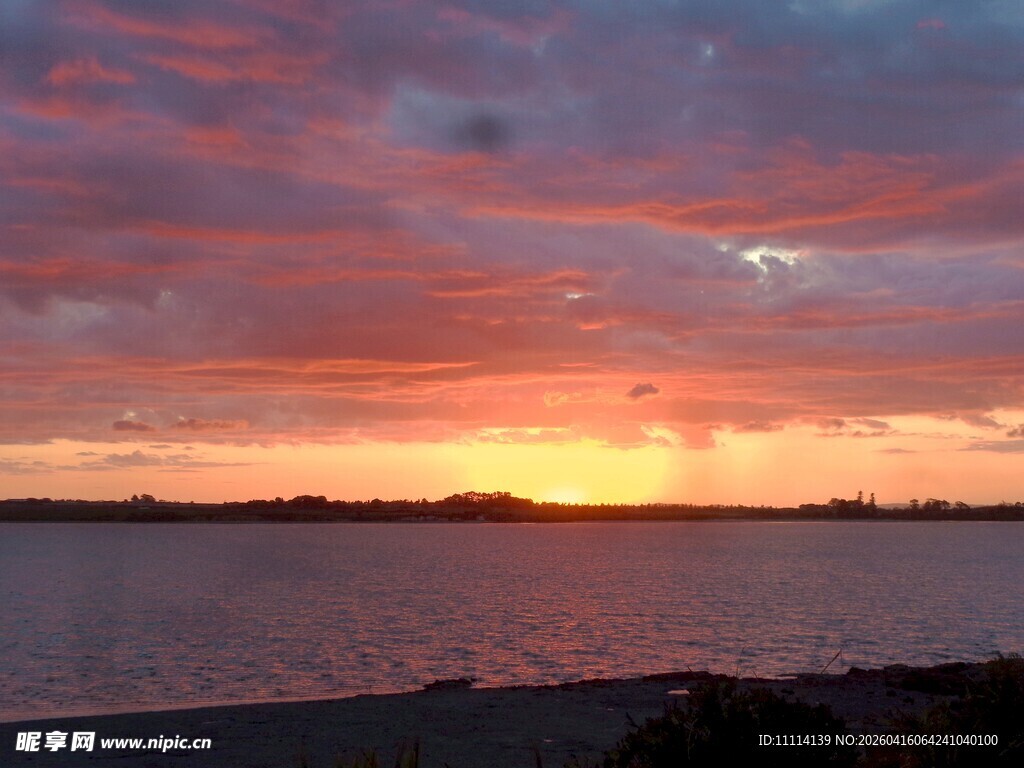 海边绝美日落景观