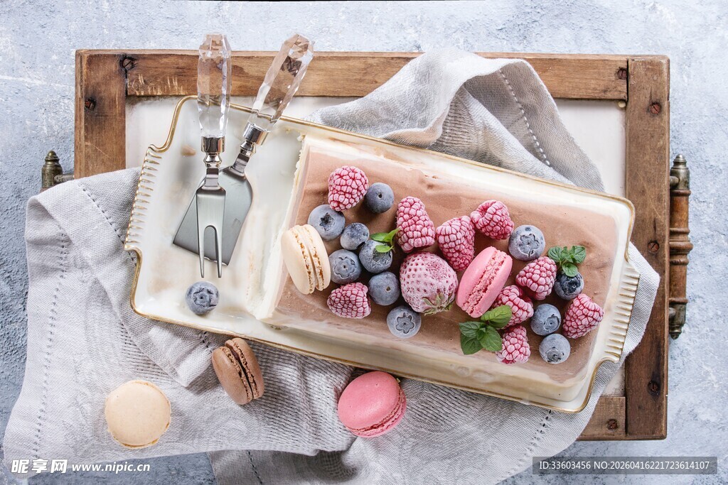 精致缤纷马卡龙蛋糕展示