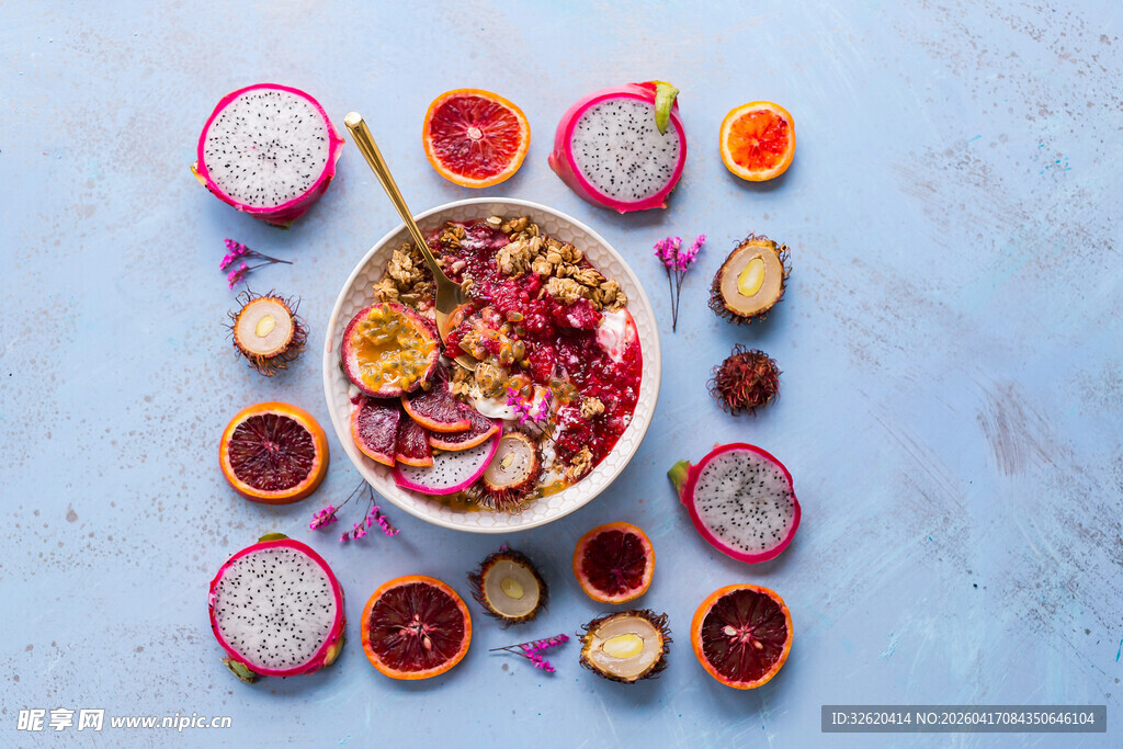 火龙果碗配多彩水果切片