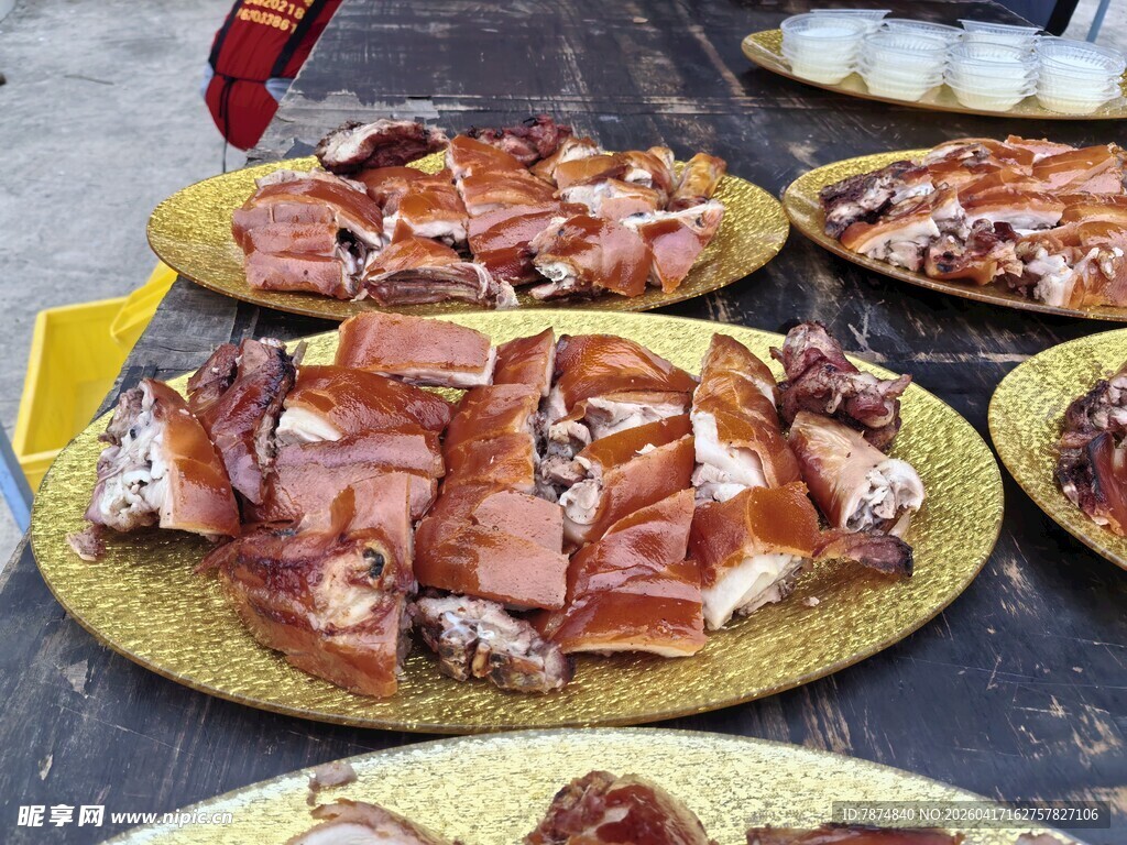 美味湛江烧猪拼盘