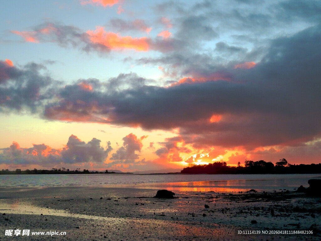 海边绚丽日落美景