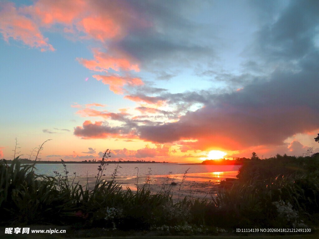 海边绚丽日落美景