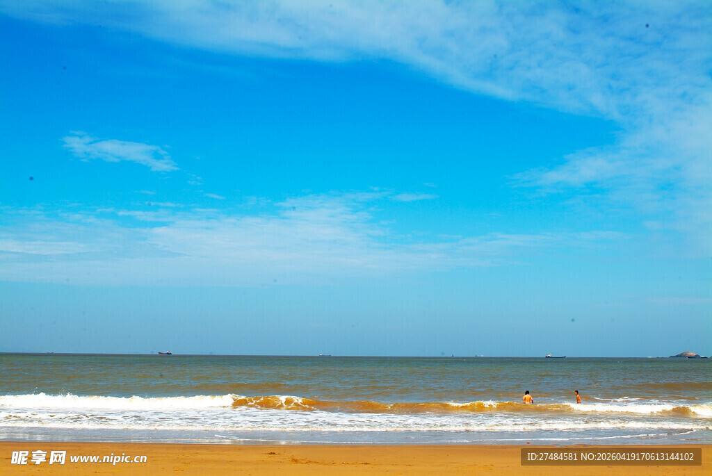 美丽海滨风光海浪拍岸