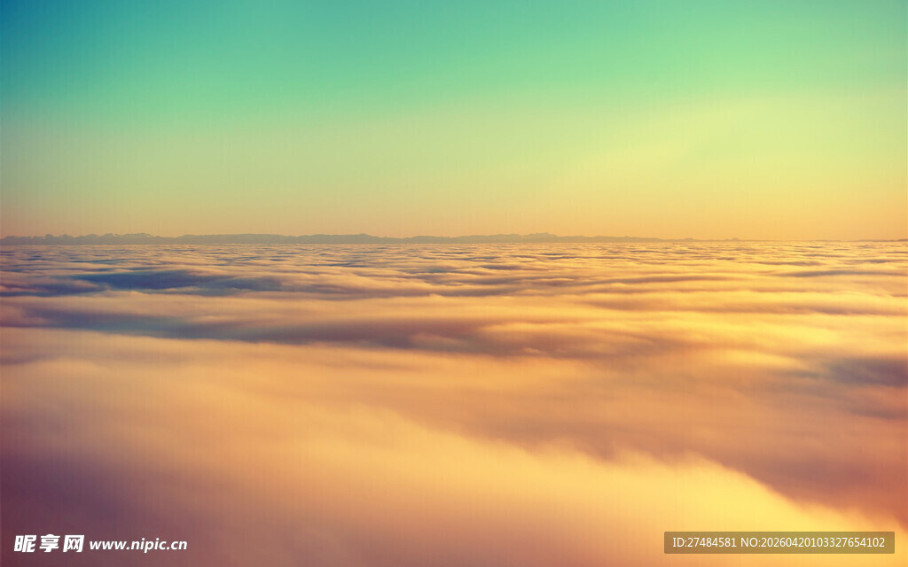 云海之上的绚丽霞光