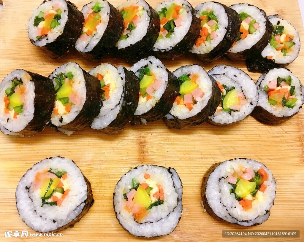 紫菜包饭 美味多样的寿司拼盘