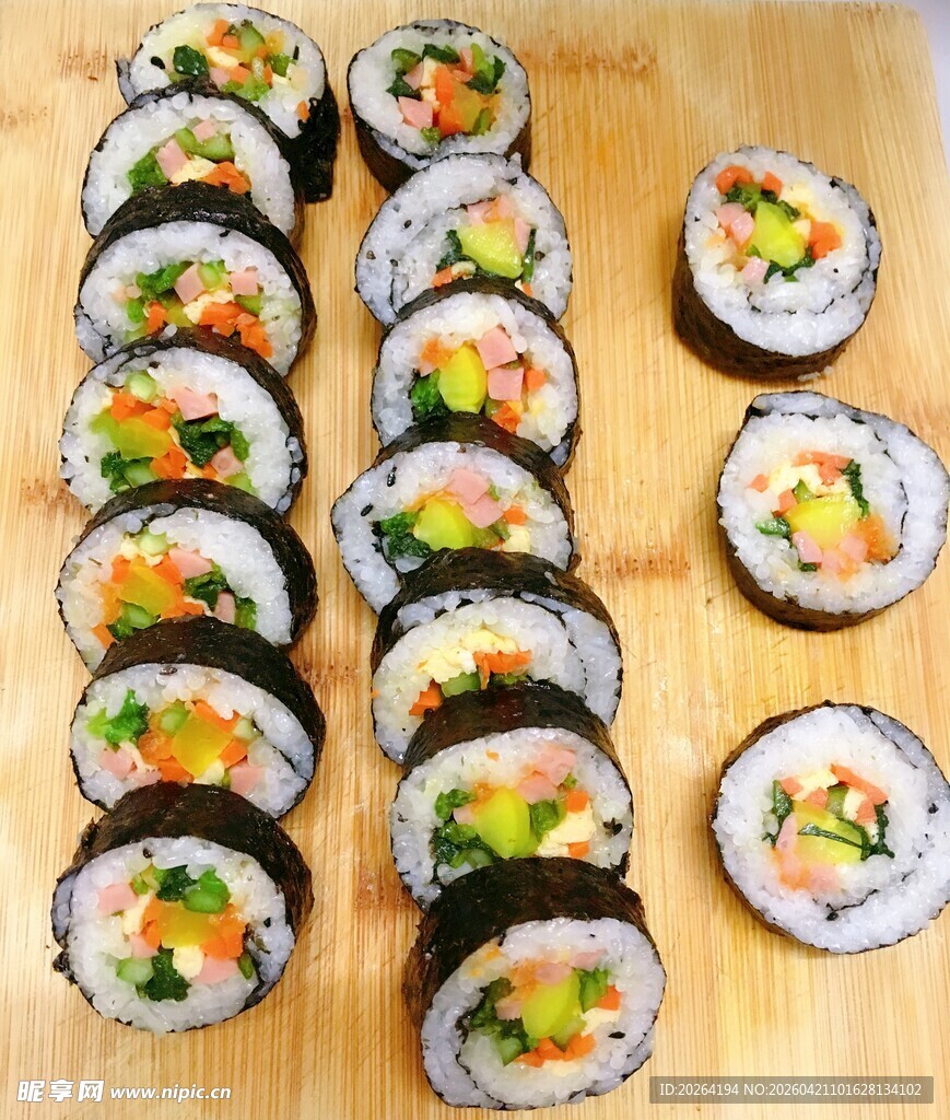 紫菜包饭 美味多样的寿司拼盘