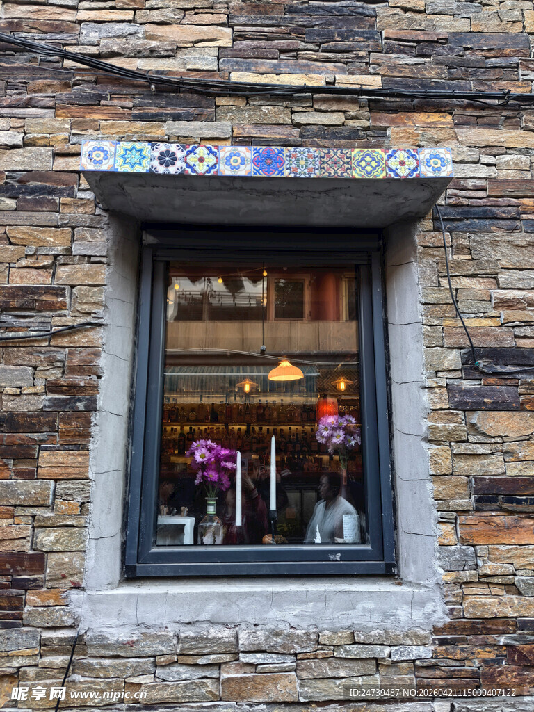 北京胡同里的创意橱窗