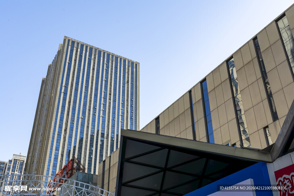 城市高楼与建筑一角