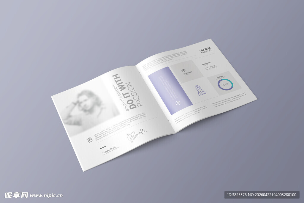 翻开的简约产品宣传画册样机