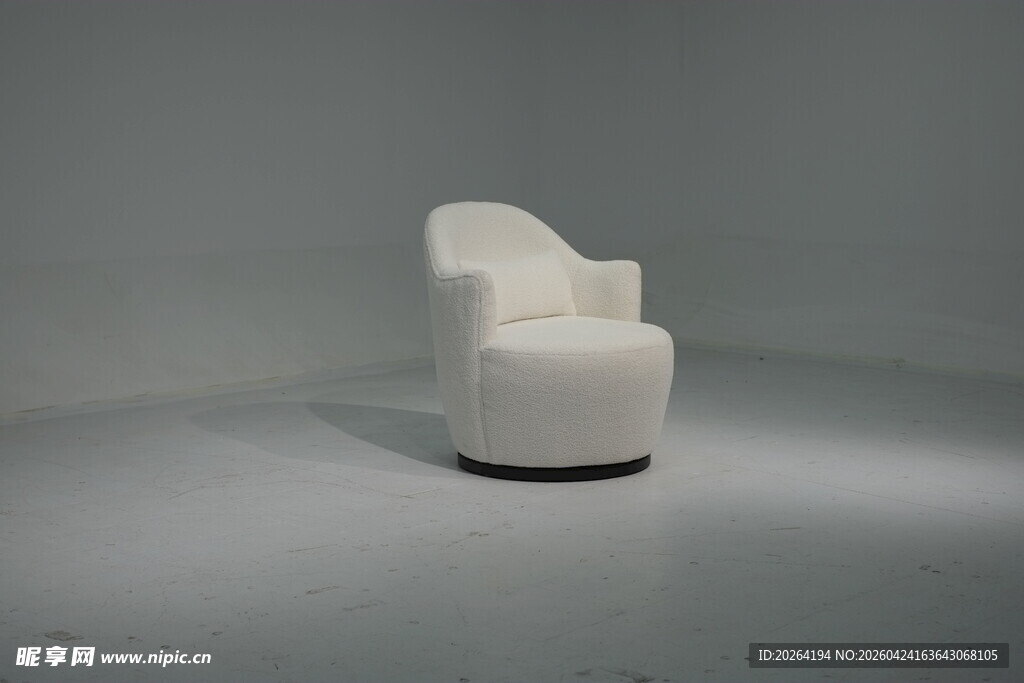 现代简约白色旋转扶手椅