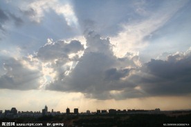 晚霞光柱直透云端16