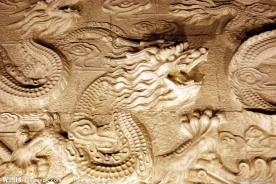 海河岸边雕塑喷水龙局部