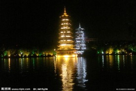 日月双塔