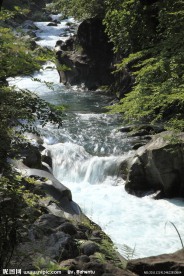 石涧河流