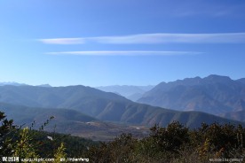 云南蓝天白云风光摄影图