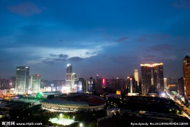 体育中心夜景
