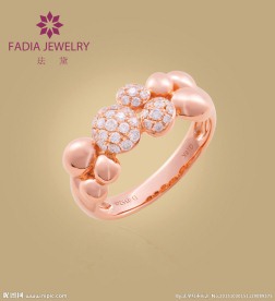 金色简单大气戒指海报