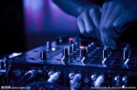 夜店DJ